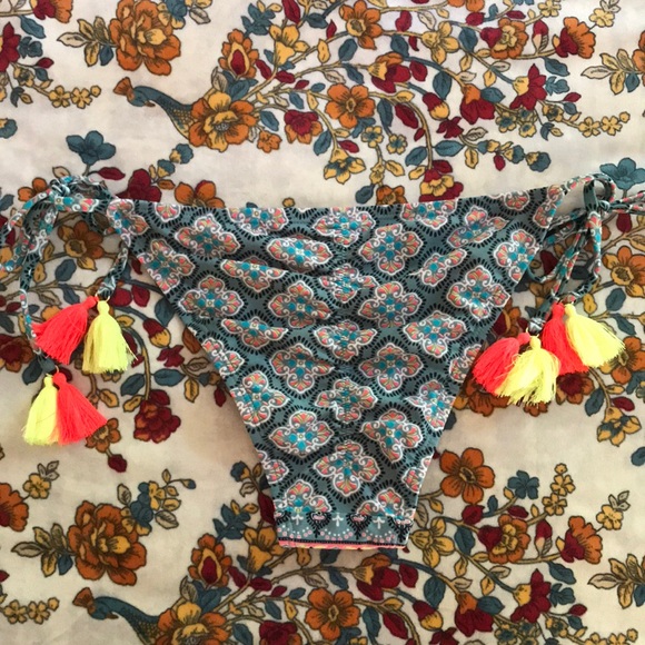 NWOT Cheeky Bikini Bottoms Ruched Patterned Tassle - Picture 6 of 7